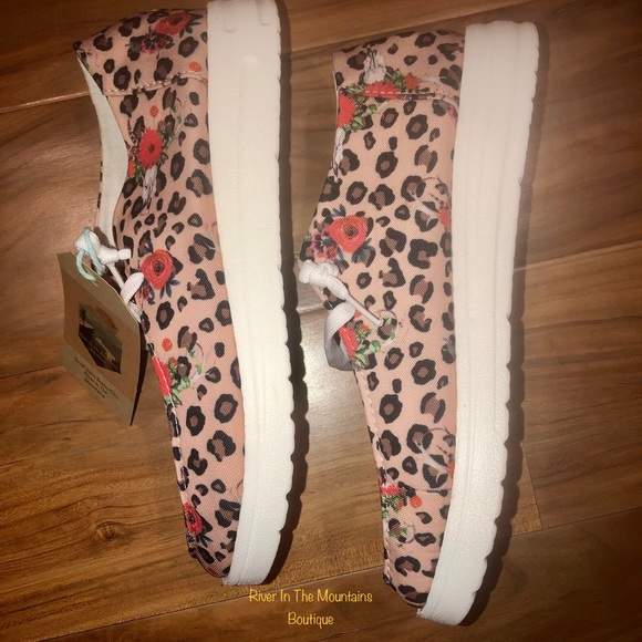 NWT! “LAST PAIR” Boho/Western Running Wild Fashion Sneakers! - Picture 7 of 13